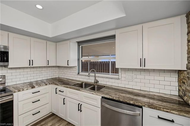 9782 Deerfoot DR, Fort Myers, FL 33919