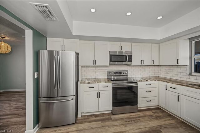 9782 Deerfoot DR, Fort Myers, FL 33919