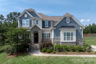 221 N Centurion Lane, Mount Holly, NC 28120