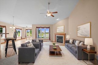 124 Sarahs WAY, Sheboygan Falls, WI 53085