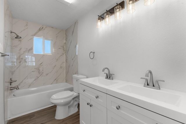 809 La Veta Drive NE, Albuquerque, NM 87108