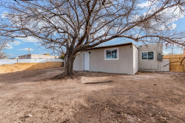 809 La Veta Drive NE, Albuquerque, NM 87108