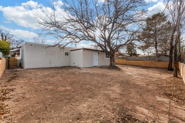 809 La Veta Drive NE, Albuquerque, NM 87108