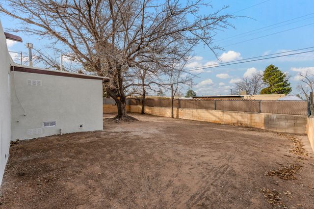 809 La Veta Drive NE, Albuquerque, NM 87108