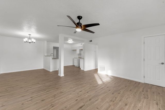 809 La Veta Drive NE, Albuquerque, NM 87108