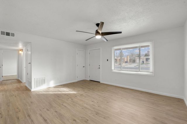 809 La Veta Drive NE, Albuquerque, NM 87108