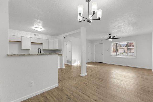 809 La Veta Drive NE, Albuquerque, NM 87108