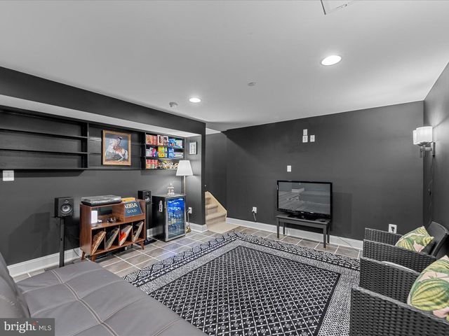 8658 CAMAC ST, Easton, MD 21601