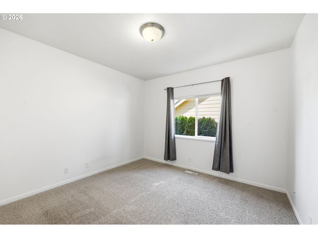 170 DANIEL Dr, Eugene, OR 97404