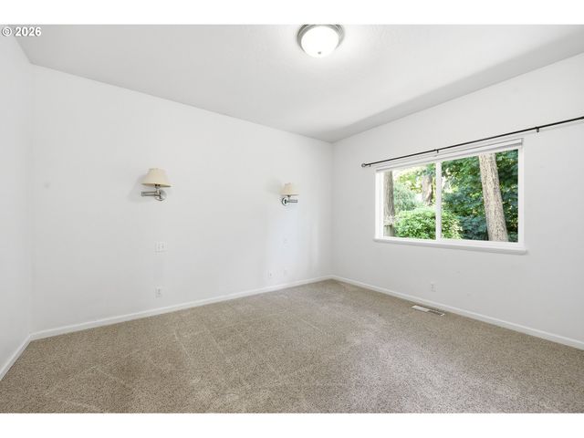 170 DANIEL Dr, Eugene, OR 97404