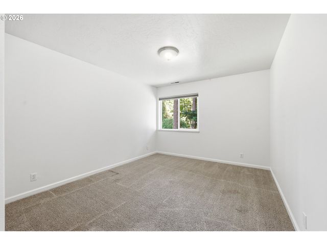 170 DANIEL Dr, Eugene, OR 97404