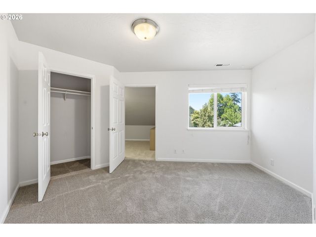 170 DANIEL Dr, Eugene, OR 97404