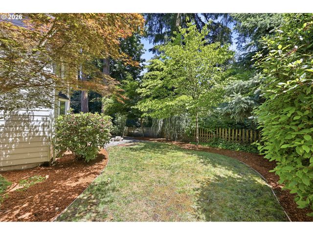 170 DANIEL Dr, Eugene, OR 97404