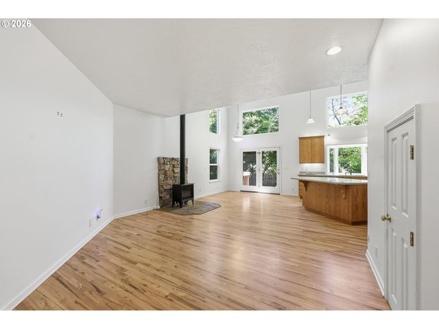 170 DANIEL Dr, Eugene, OR 97404