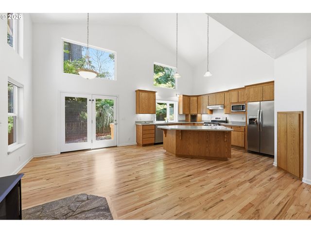 170 DANIEL Dr, Eugene, OR 97404