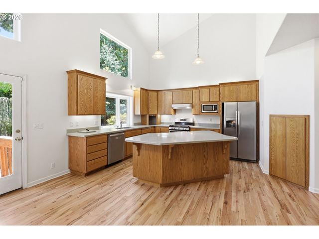 170 DANIEL Dr, Eugene, OR 97404