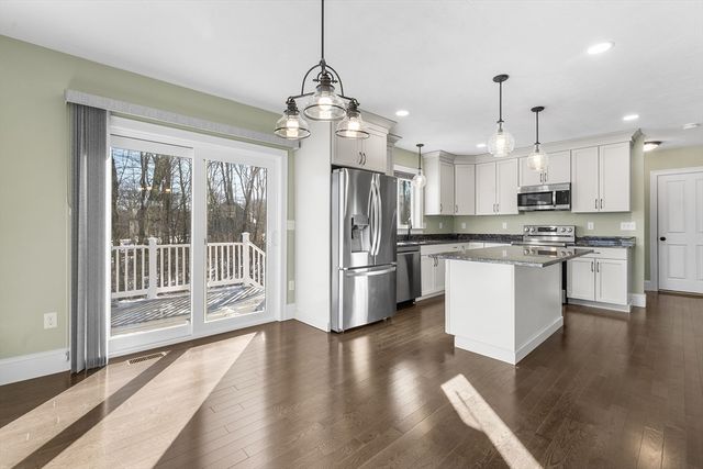 40 Timber Crest Dr, Medway, MA 02053