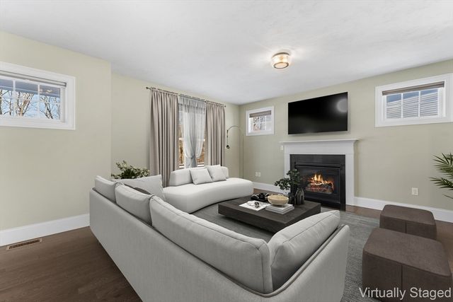 40 Timber Crest Dr, Medway, MA 02053