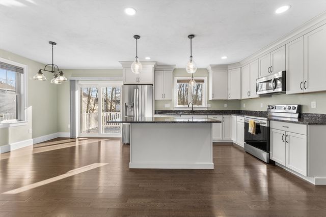 40 Timber Crest Dr, Medway, MA 02053