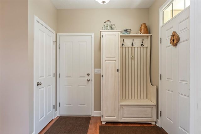 14 Thompson Lane, Canandaigua City, NY 14424