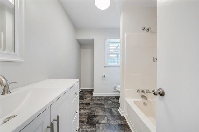 2001 Colgate ST NE, Roanoke, VA 24012