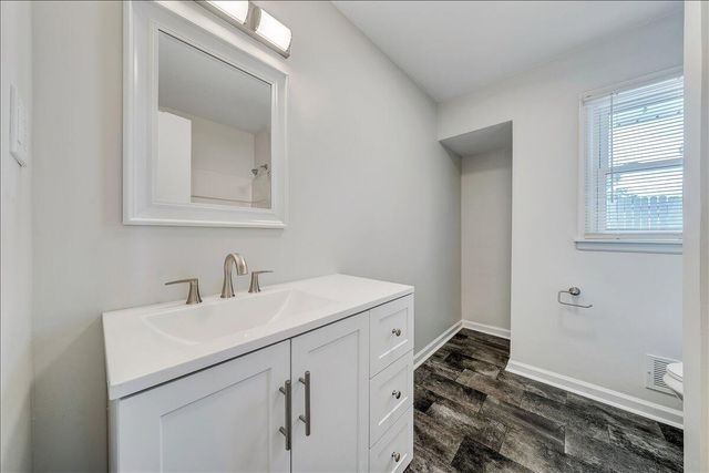 2001 Colgate ST NE, Roanoke, VA 24012
