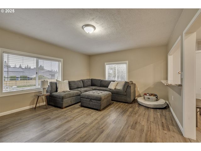 30800 Nw NORTH Ave, North Plains, OR 97133