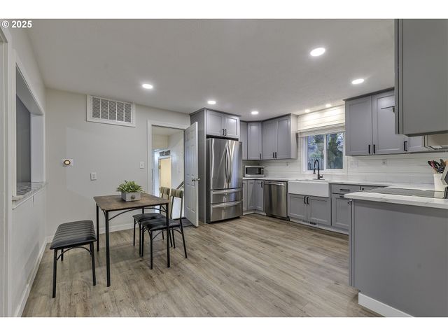 30800 Nw NORTH Ave, North Plains, OR 97133