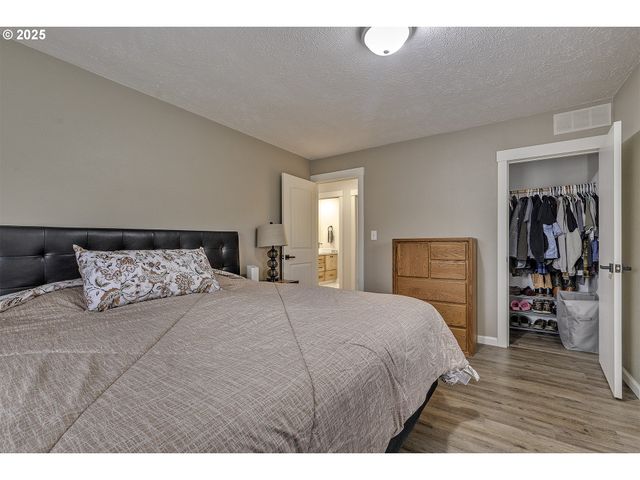 30800 Nw NORTH Ave, North Plains, OR 97133