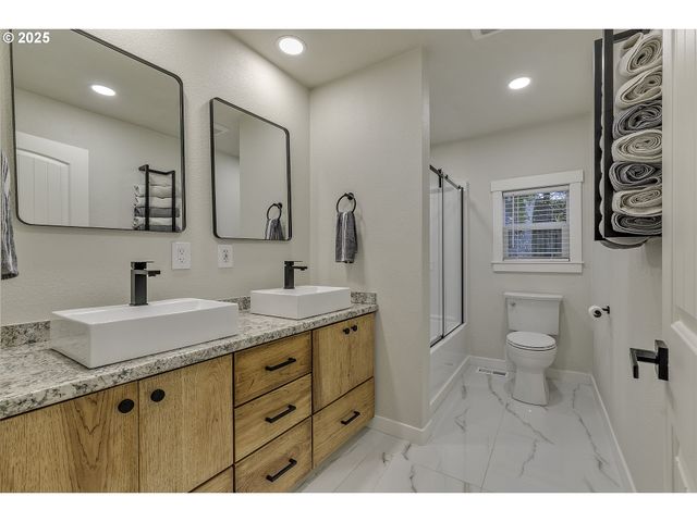 30800 Nw NORTH Ave, North Plains, OR 97133