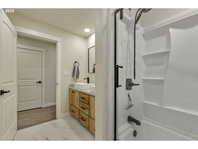 30800 Nw NORTH Ave, North Plains, OR 97133