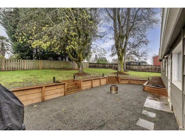 30800 Nw NORTH Ave, North Plains, OR 97133