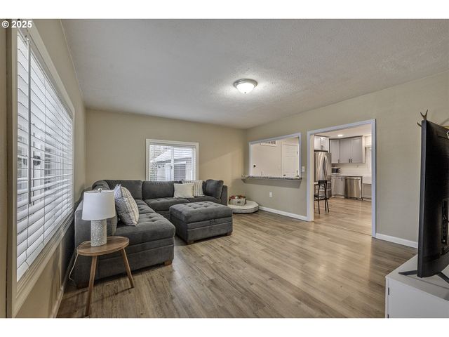 30800 Nw NORTH Ave, North Plains, OR 97133