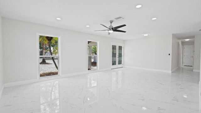 1024 SPINDLE PALM WAY, Apollo Beach, FL 33572