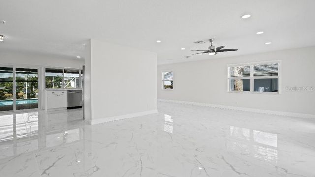 1024 SPINDLE PALM WAY, Apollo Beach, FL 33572