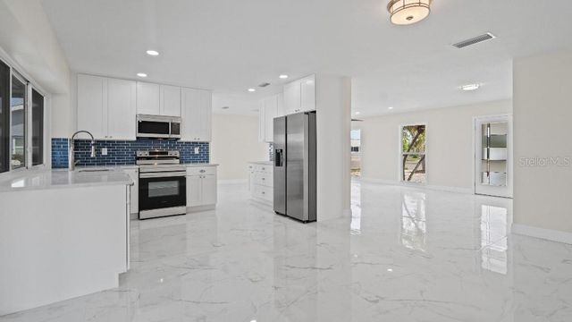 1024 SPINDLE PALM WAY, Apollo Beach, FL 33572