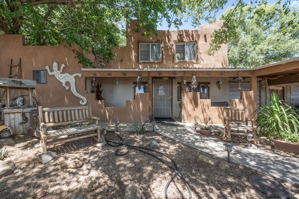 524 DON SOSTENO Road, Los Lunas, NM 87031