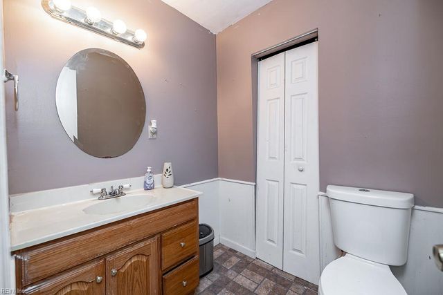 56 Banister DR, Hampton, VA 23666