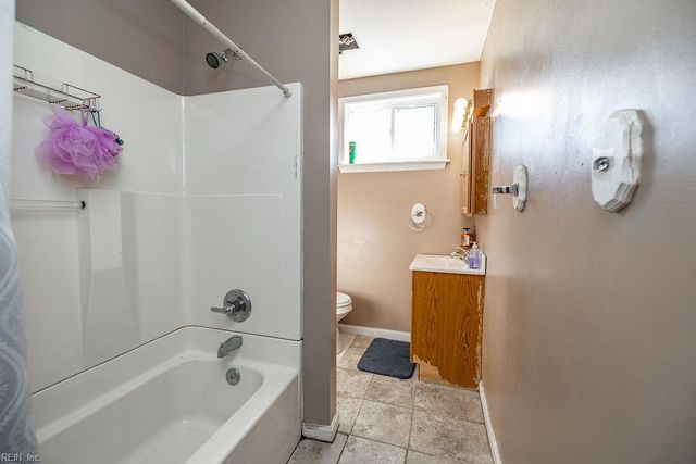 56 Banister DR, Hampton, VA 23666