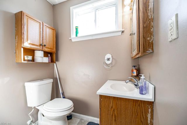 56 Banister DR, Hampton, VA 23666