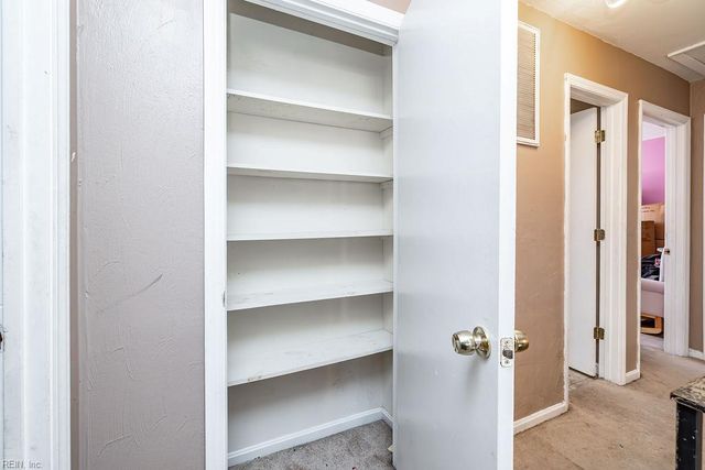 56 Banister DR, Hampton, VA 23666