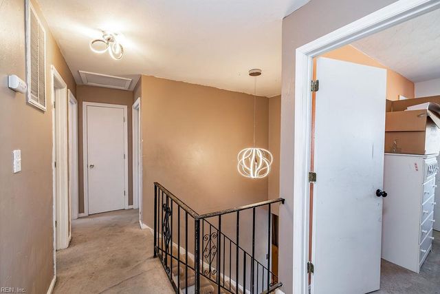 56 Banister DR, Hampton, VA 23666