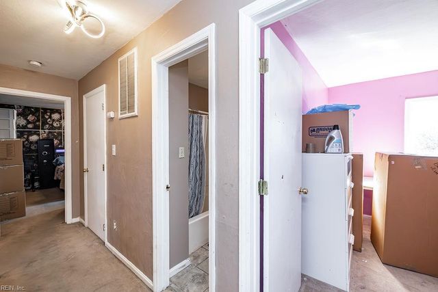56 Banister DR, Hampton, VA 23666
