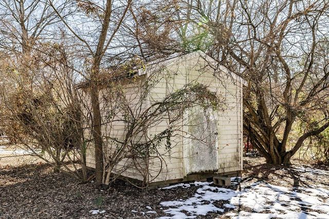 56 Banister DR, Hampton, VA 23666