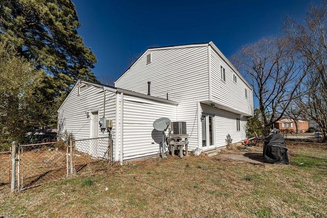 56 Banister DR, Hampton, VA 23666