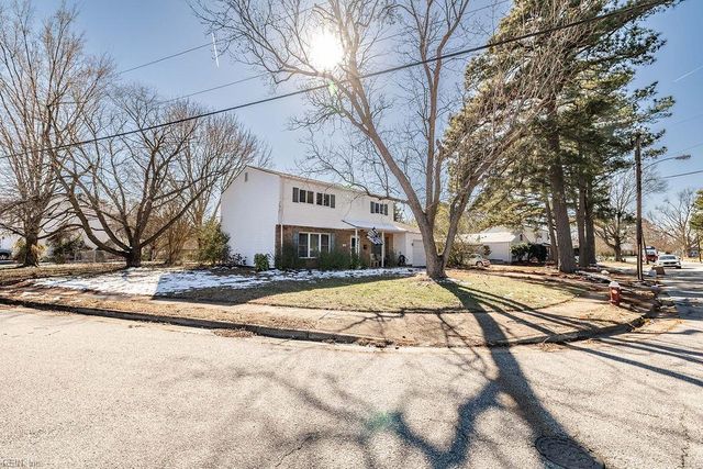 56 Banister DR, Hampton, VA 23666