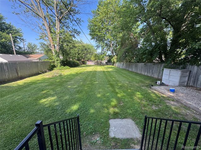 15684 McGuire Street, Taylor, MI 48180
