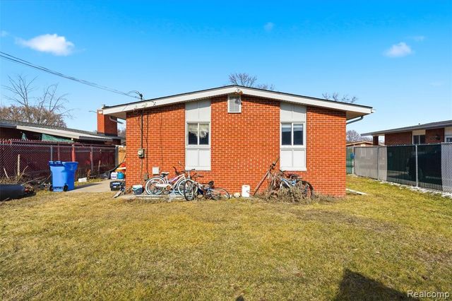 30400 Lisch Street, Rockwood, MI 48173