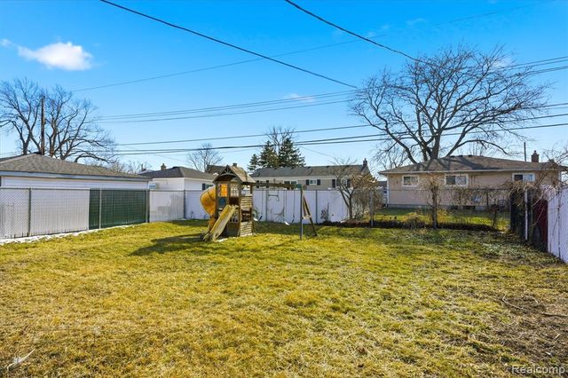 30400 Lisch Street, Rockwood, MI 48173