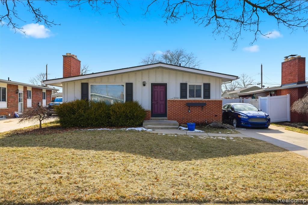 30400 Lisch Street, Rockwood, MI 48173